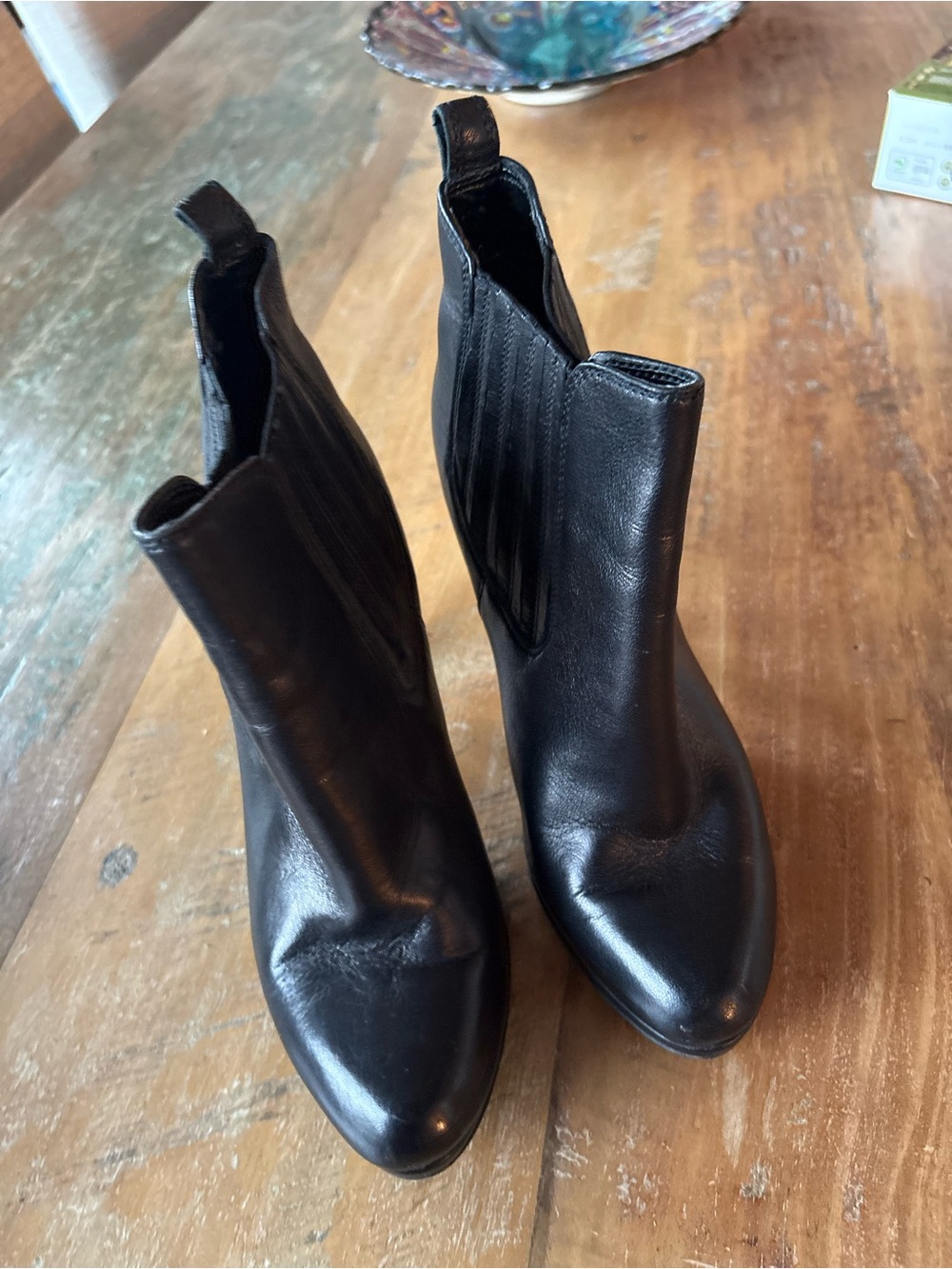 le chateau Black Leather Chelsea Ankle Boots